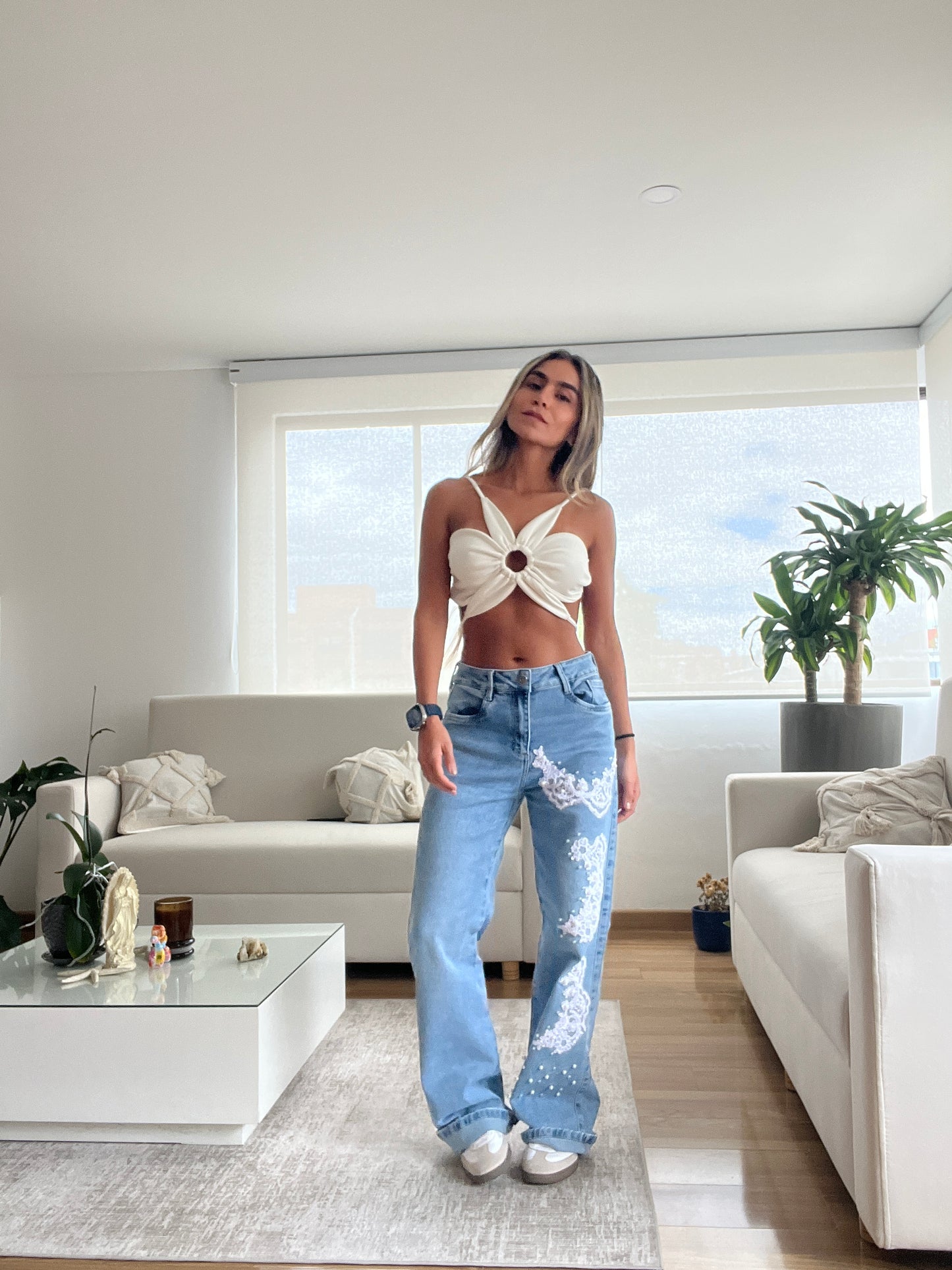 Jeans claros bordados